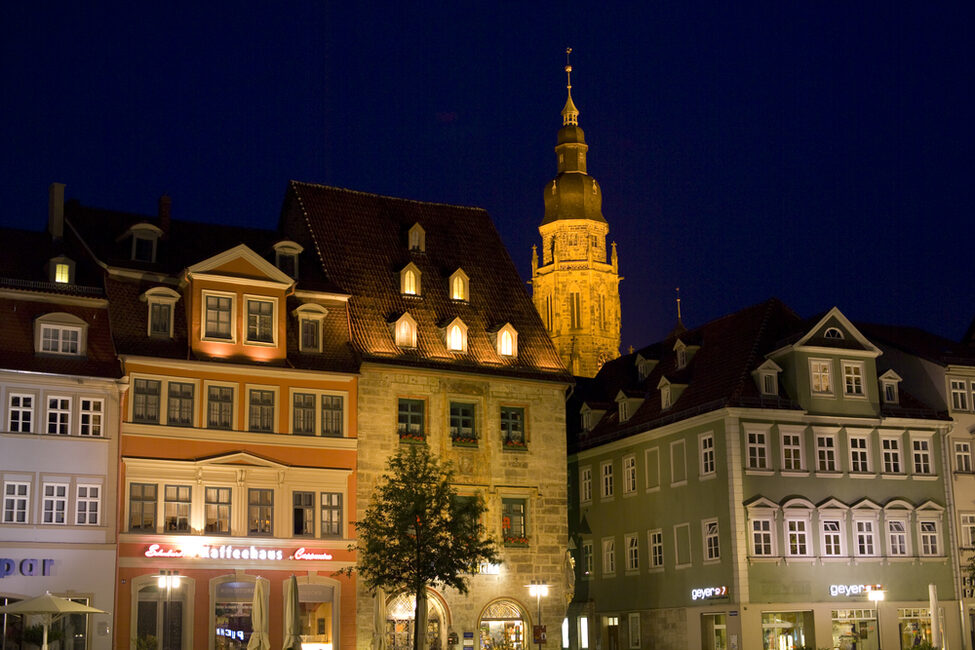 Häuserfront mit Morizkirche am Marktplatz