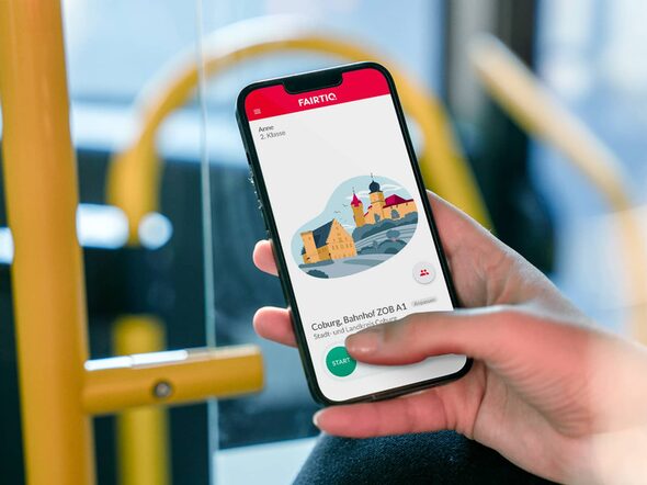 Mit der Fairtiq-App einfach ein digitales Busticket lösen.