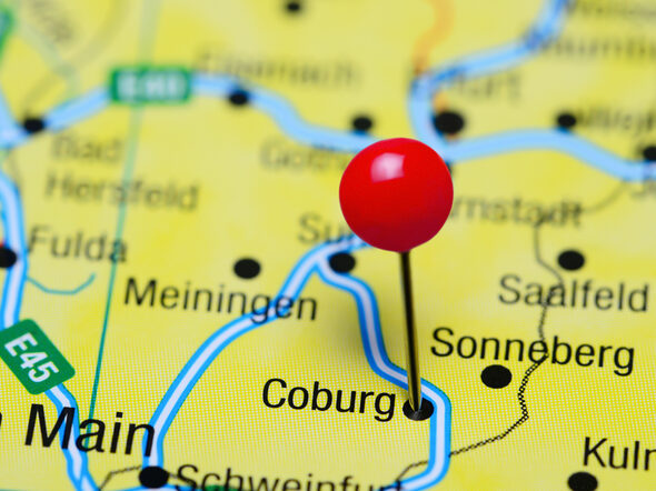 Eine Karte, die Stadt Coburg ist mit einer Stecknadel markiert.