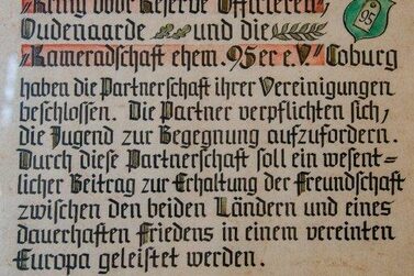 Die Originalurkunde mit der die Städtepartnerschaft zwischen Coburg und Oudenaarde begann.