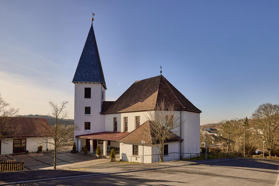 Überblicksaufnahme der Creidlitzer Kirche