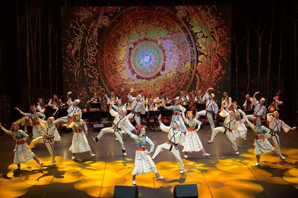 Das Folklore Ensemble der albanischen Staatsoper