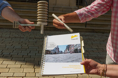 Klimasensoren messen Temperatur und Luftfeuchtigkeit im Stadtgebiet.