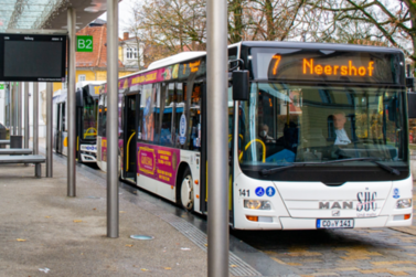Stadtbus am Theaterplatz