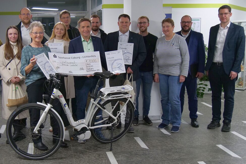 Stadtradeln 2025: Die besten der insgesamt 912 Teilnehmer bei der Stadtradeln-Aktion 2025 in Stadt und Landkreis Coburg sind im Landratsamt ausgezeichnet worden.