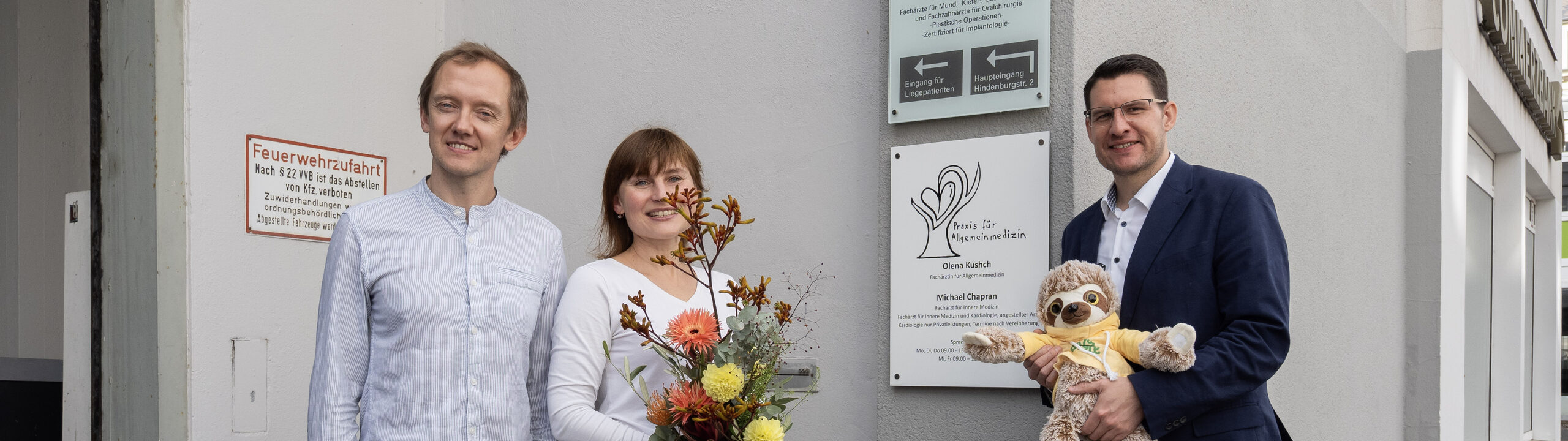 OB Dominik Sauerteig begrüßt Olena Kushch und Michael Chapran