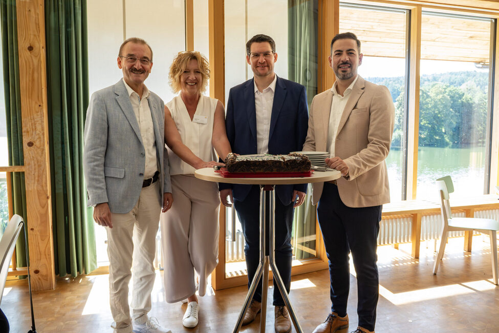 Von links: Hans-Herbert Hartan, Ingrid Marr, Dominik Sauerteig, Can Aydin