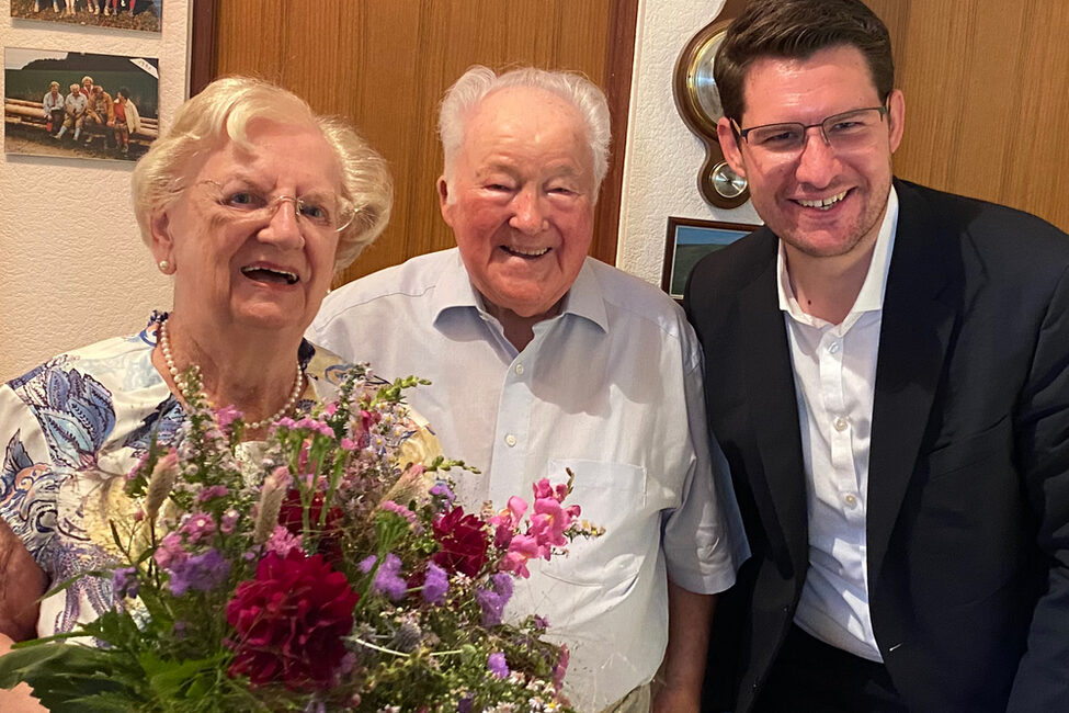 OB Sauerteig gratuliert Rosemarie und Karl-Heinz Fiedler zur Gnadenhochzeit.