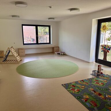 Dies ist der Spielraum. Dieser Gruppenraum ist thematisch auf Bauen und Konstruieren ausgelegt. Es stehen Kreativität, Technikverständnis und gemeinsames Planen im Mittelpunkt.