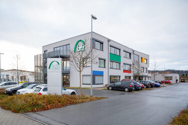 Außenansicht des bfz-Gebäudes in Coburg