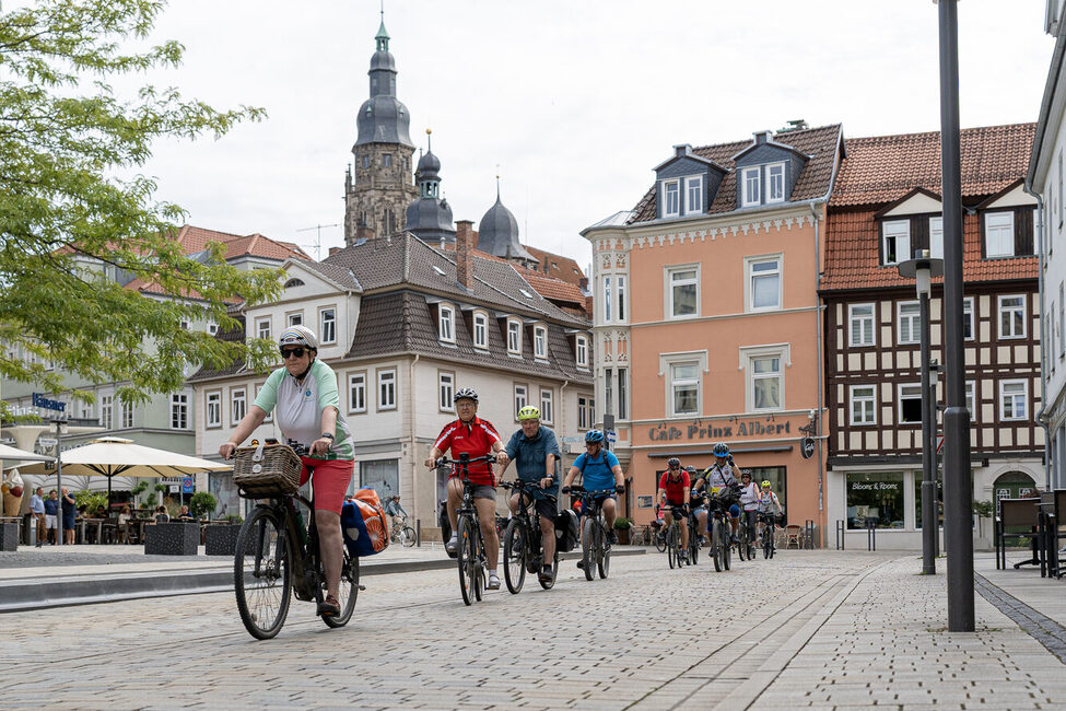 Radlerinnen und Radler der Auftaktradtour Stadtradeln 2025