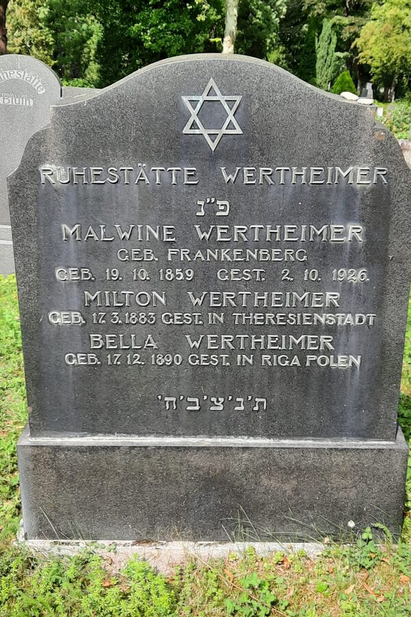 Grab- und Gedenkstein der Familie Wertheimer auf dem jüdischen Friedhof